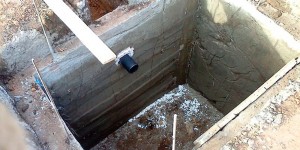 Дачный туалет с выгребной ямой на даче своими руками: строительство, чистка