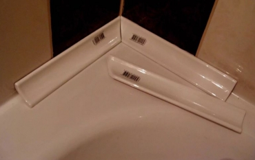 Как и чем заделать промежуток между ванной комнатой и стеной своими руками: пошаговая инструкция, видео