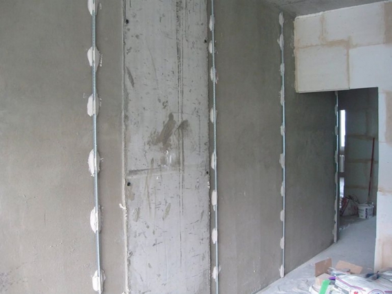 Как оштукатурить бетонную стену своими руками: пошаговая инструкция, видео