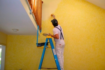 Как правильно выбрать краску для покраски стен в квартире: пошаговая инструкция, видео