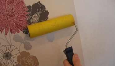 Как правильно клеить бумажные тисненые обои дуплекс своими руками: пошаговая инструкция, видео