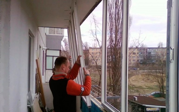 Как снять окна на балконе своими руками: пошаговая инструкция, видео