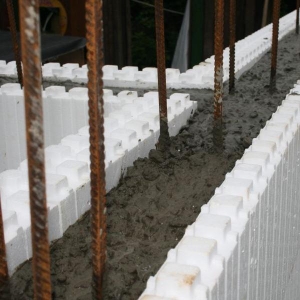 Заливка бетона: монолитные стены, несъемная опалубка
